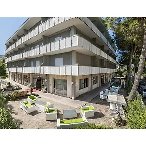 New Chiari Hotel